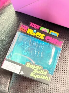 NeeDoh blue nice cube